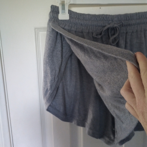 Lemon 'Cozy Cashmere' blend shorts - Picture 5 of 13